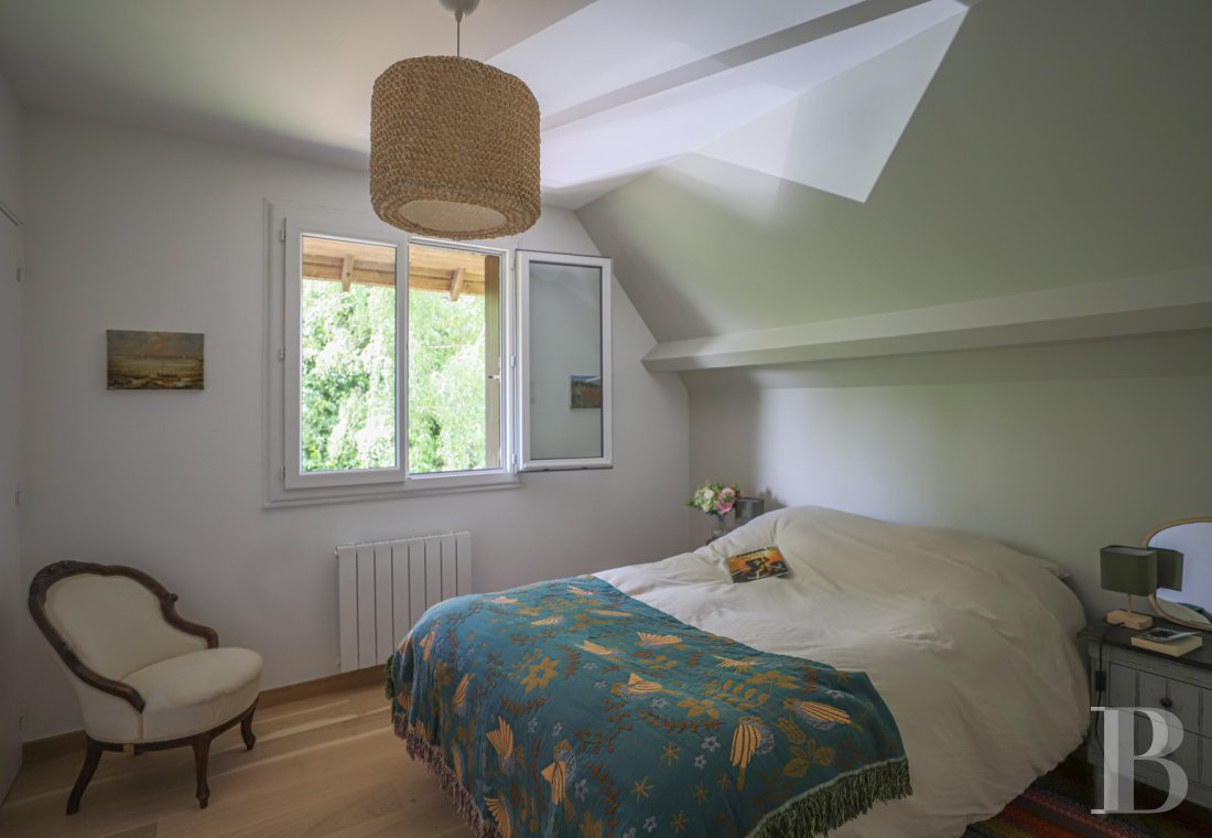 En Normandie, dans le parc régional des Boucles de la Seine, une villa de style anglo-normand - photo  n°28